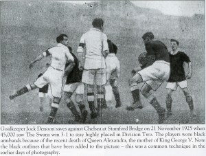 Contmeporary newspaper picture on the 1925 game